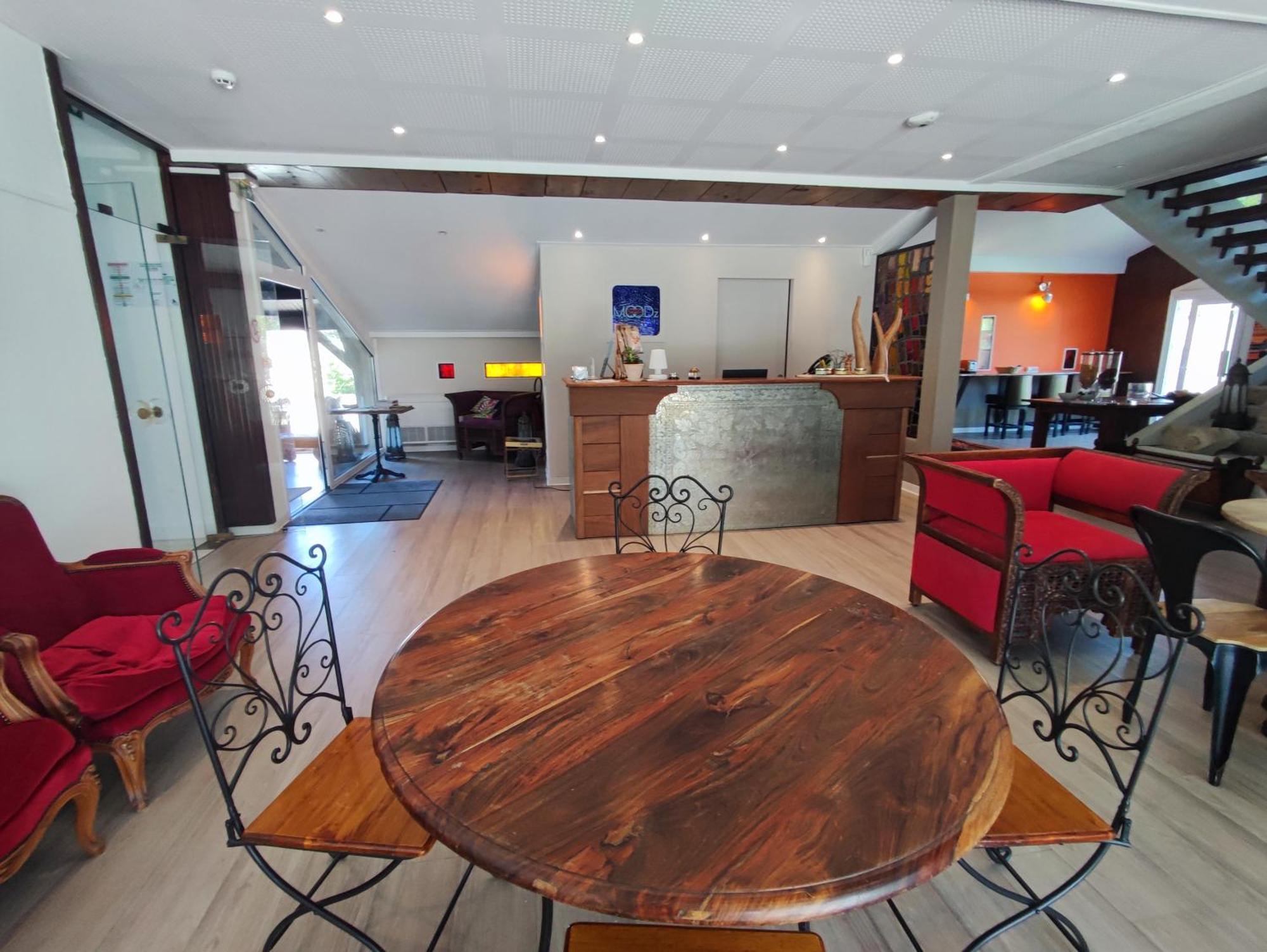 Moodz Hotel Vienne Pont-Eveque Экстерьер фото