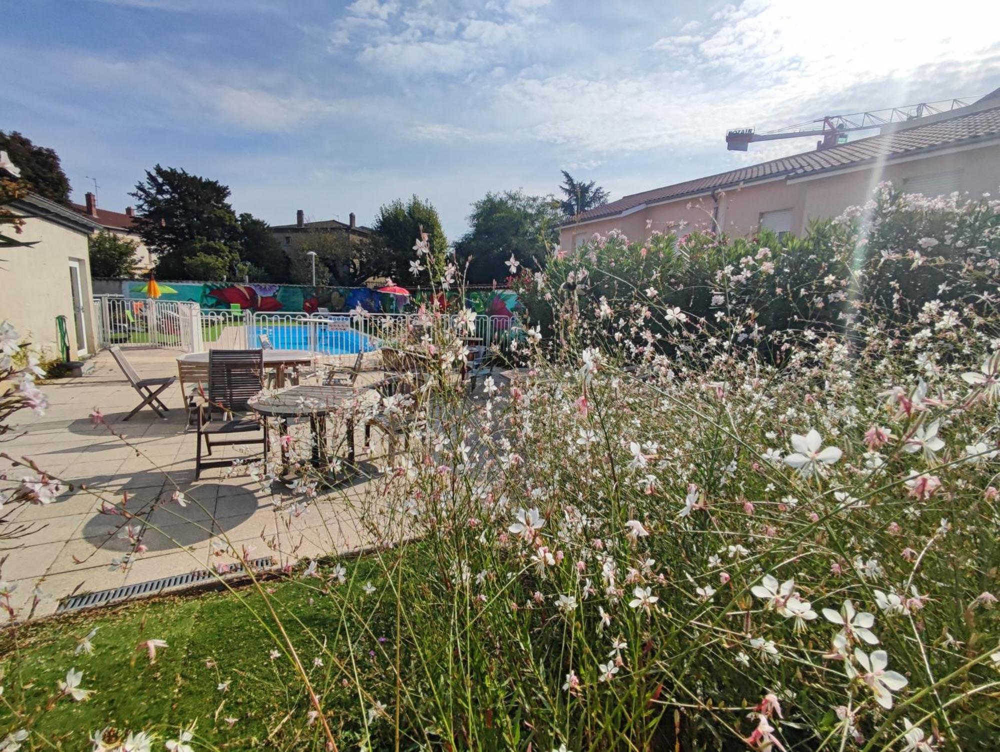 Moodz Hotel Vienne Pont-Eveque Экстерьер фото